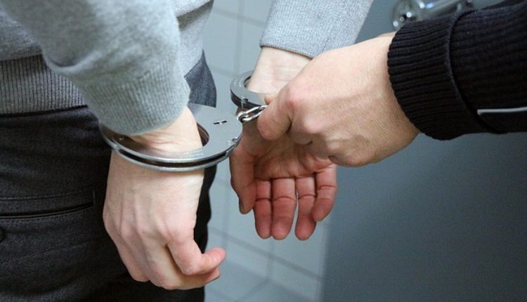 Uhapšen prevarant: Lakovernim građanima uzeo više od 35.000 evra