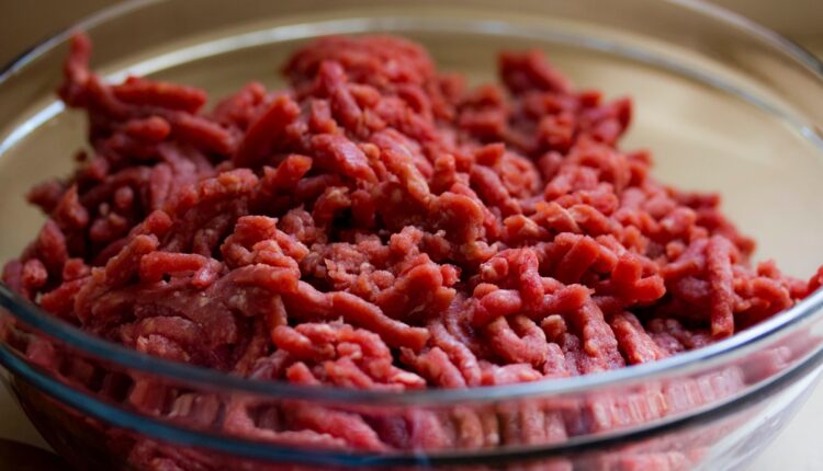 Trik vrhunskih kuvara: Dodajte 1 sastojak u mleveno meso i biće sočnije nego ikad