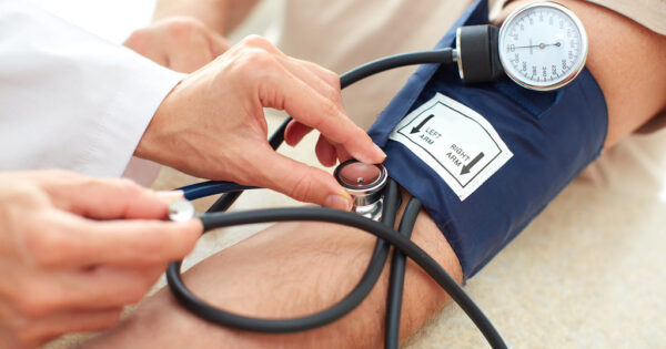 visok vazdusni pritisak i krvni pritisak znaci hipertenzije krize