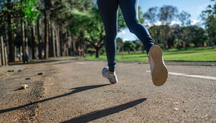 Trčanje ili hodanje — kako ćete lakše izgubiti kilograme?