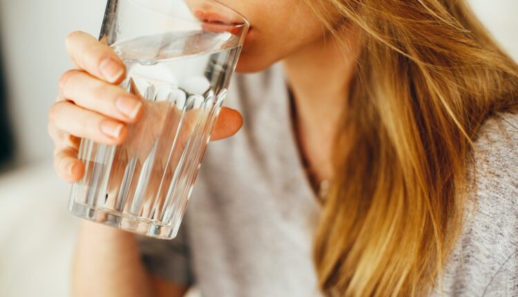 Evo kako čaša hladne vode deluje na vaš organizam