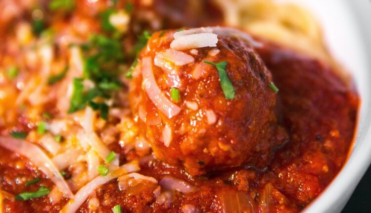 Recept je koji ukusom obara s nogu: Ćufte u paradajz sosu – kao bakine