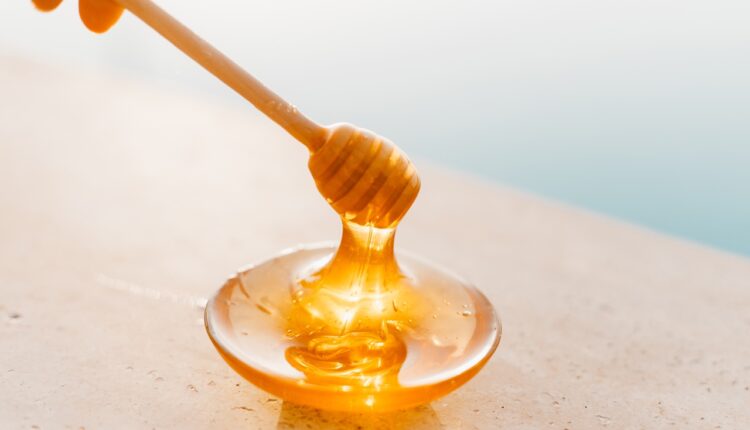 Šta će se dogoditi u vašem organizmu ako svako veče pojedete kašiku meda pre spavanja?