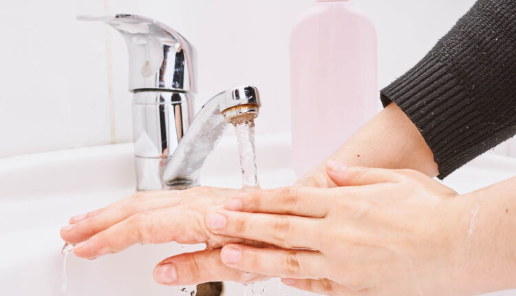 Koliko dugo treba da peremo ruke da bismo bili sigurni da su stvarno čiste