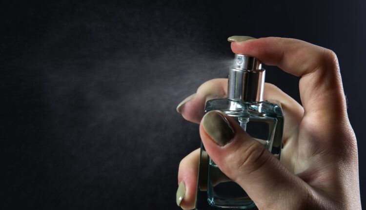 Napravite sami svoj parfem: Potrebna su vam samo 3 sastojka, a mirisaćete ceo dan
