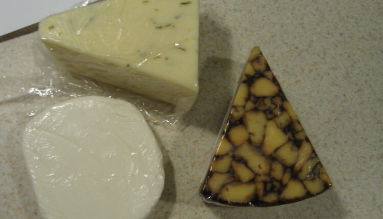Fatalnu grešku pravite pa vam se sir brzo kvari: Treba ovako da ga čuvate