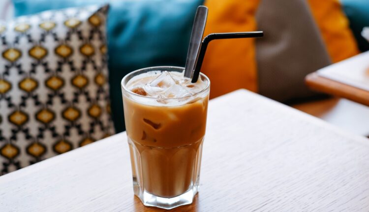 Napravite sami savršenu ledenu kafu: Po želji dodajte šlag, sladoled, šećer…